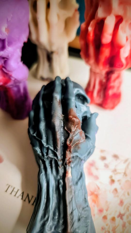 Skull Hand